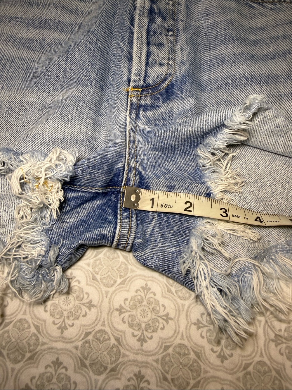 AGOLDE Parker Vintage Cut Off Short in Swapmeet Size 27 - Picture 13 of 15